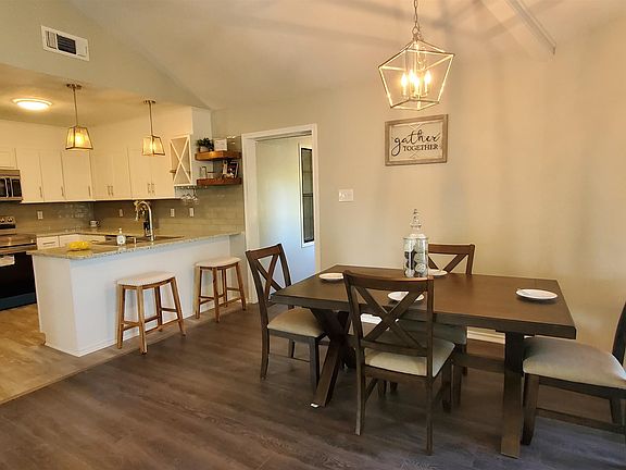5th image of 104 Forest Ln