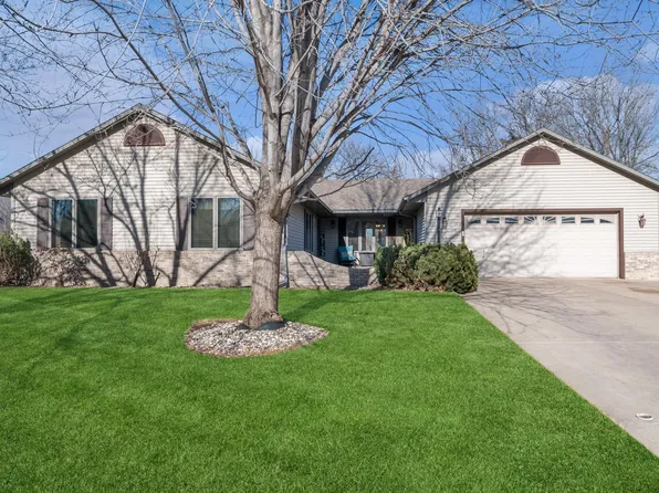 718 E Beaver St, Belle Plaine, MN 56011