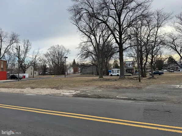 913 Jefferson St, Camden, NJ 08104