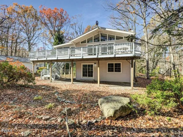 116 Rodeo Dr, Hawley, PA 18428