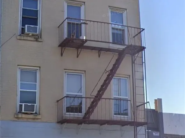 19 Denton Pl, Brooklyn, NY 11215