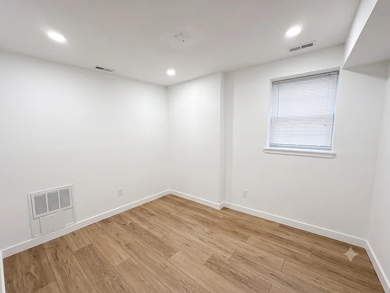 1835 N Bissell St #1F — Photo 9