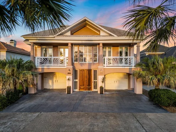123 Port St, San Leon, TX 77539