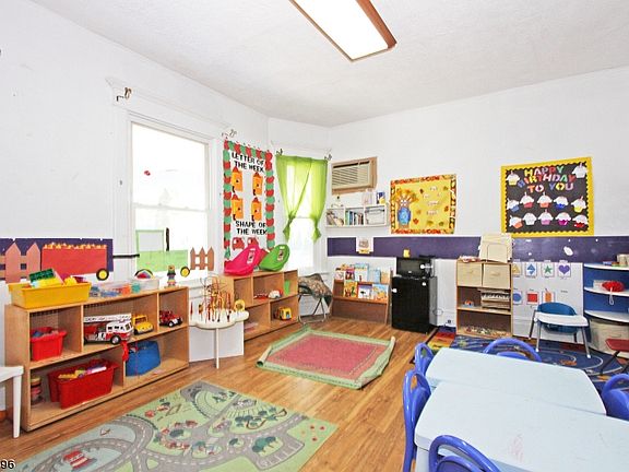 3rd image of 593 Park Ave