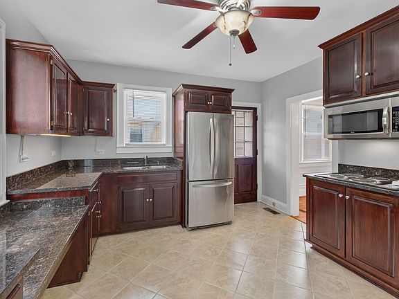5th image of 301 Meade Ave
