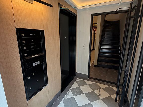 2nd image of 159 Havemeyer St #3