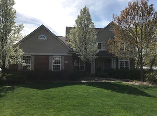 600 Parkhurst Dr, White Lake, MI 48386