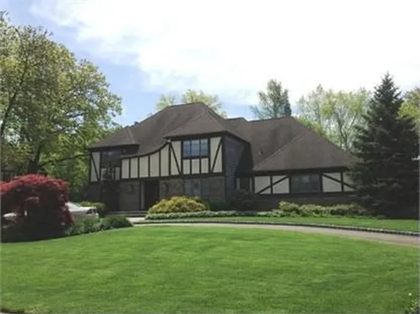 507 Coudert Pl, Wyckoff, NJ 07481