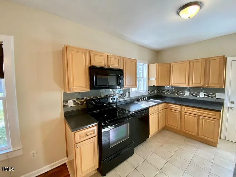 1201 Berkeley St — Photo 15