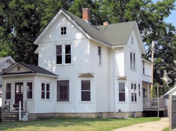 215 S Main St, Mayville, WI 53050