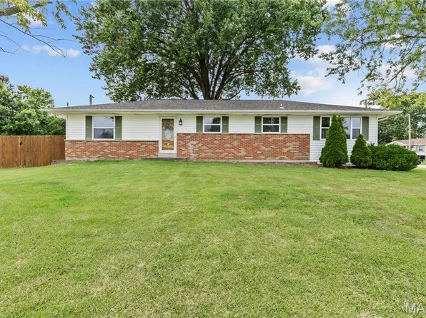 1205 Cypress Dr, O'Fallon, MO 63366