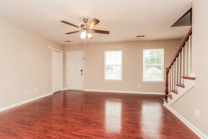 534 Wildwood Dr — Photo 4