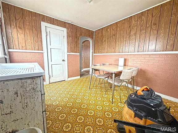 5th image of 1018 Frick Ave