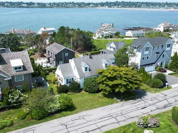 213 Tuckerman Ave, Middletown, RI 02842
