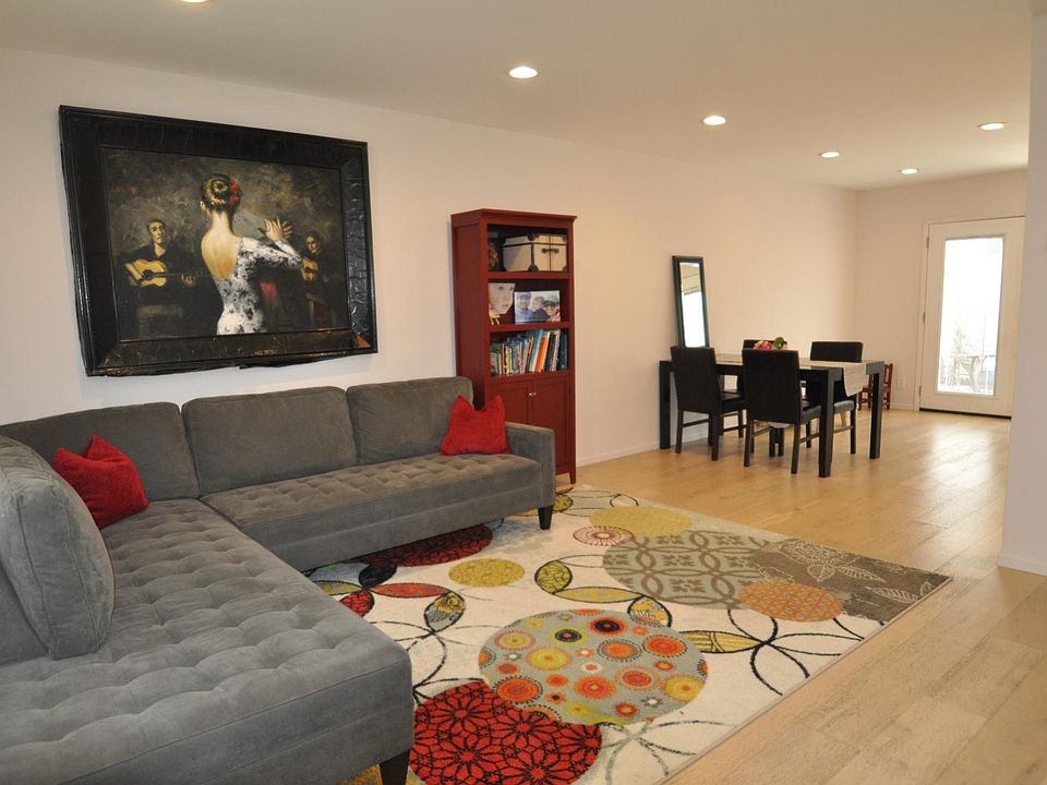 1st image of 546 N Marengo Ave APT 1