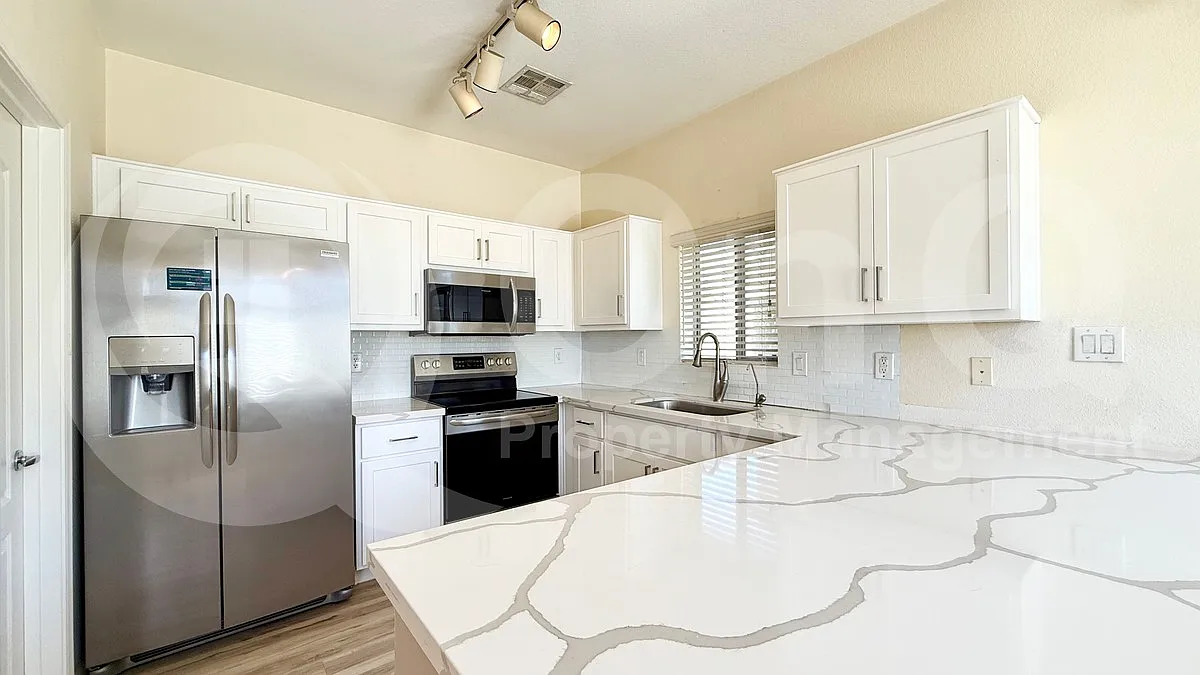 2 bed, 2.5 bath, 1165 sqft, $2,099 — Photo 3