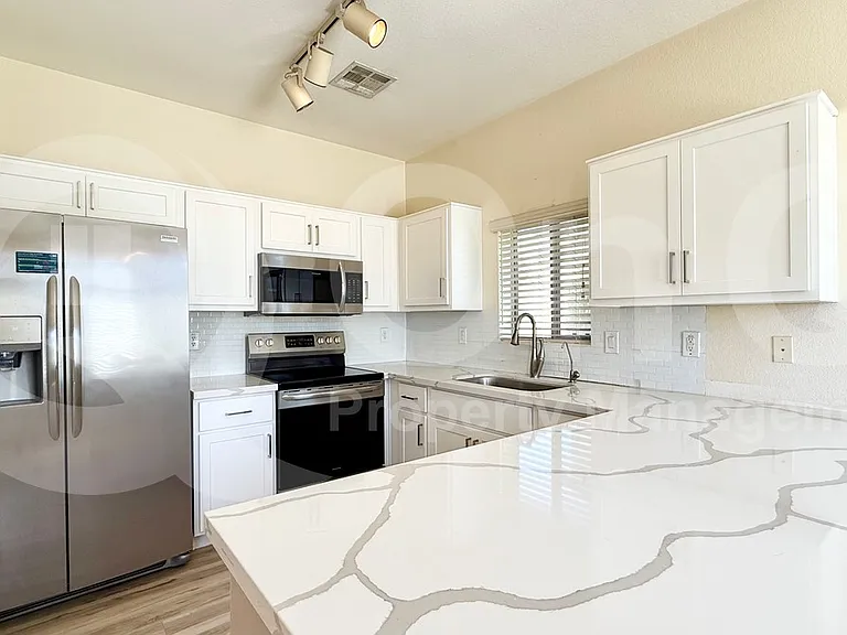 2725 E Mine Creek Rd #1085 — Photo 3