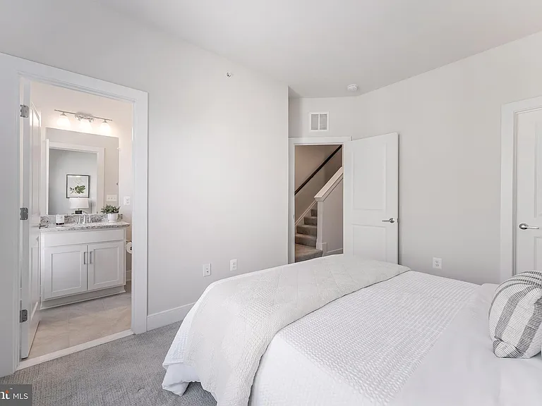 12742 Verdant Way — Photo 28