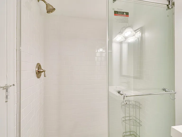 409 Constitution Ave NE #6 — Photo 3