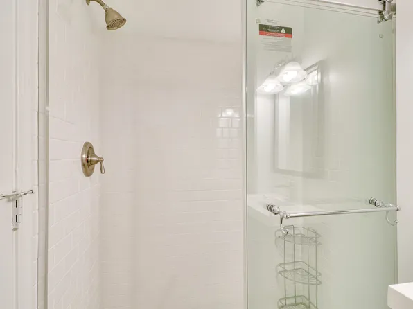 409 Constitution Ave NE #6, Washington, DC 20002