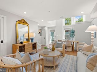 910 9th St NE #1, Washington, DC 20002