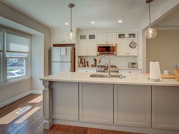 3rd image of 3039 White Birch Ct