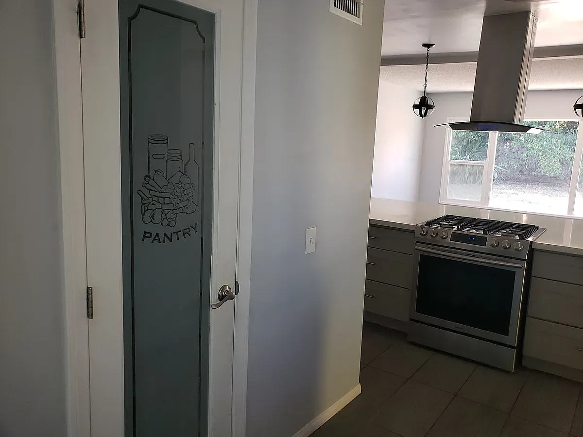 3 bed, 1450 sqft, $4,600 — Photo 4