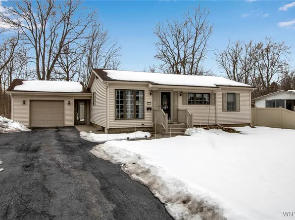 1012 Exchange St, Alden, NY 14004