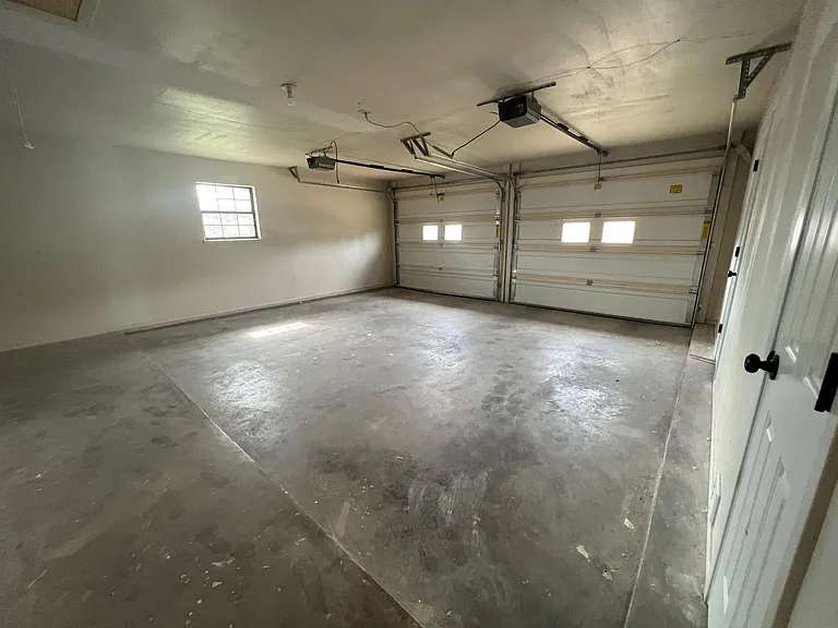 1653 Parkview Dr — Photo 24