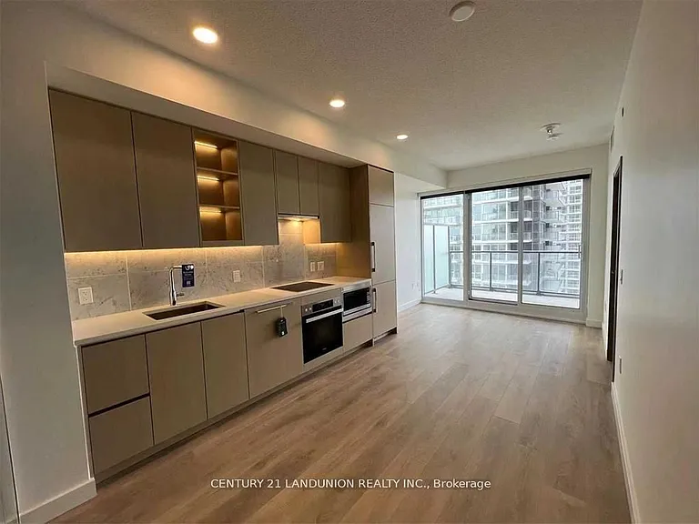 95 McMahon Dr W #1808 — Photo 14