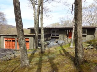 2 Tokone Hills Rd, Lakeville, CT 06039