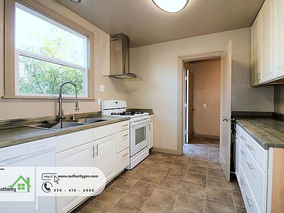 4th image of 1235 Sacramento St