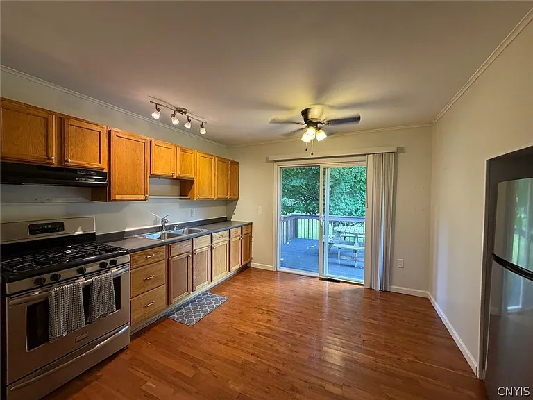1648 White Bridge Rd — Photo 5