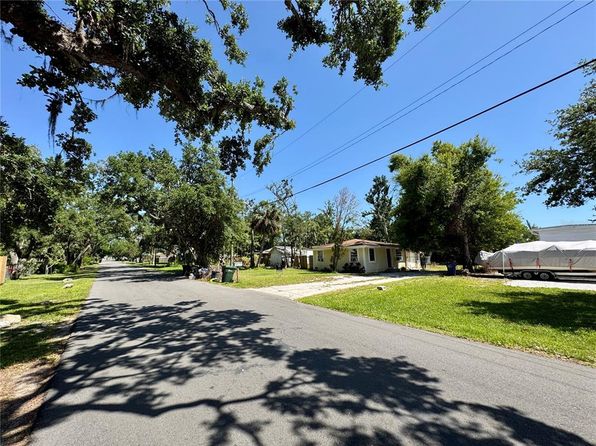 1317 Venetia St, Nokomis, FL 34275