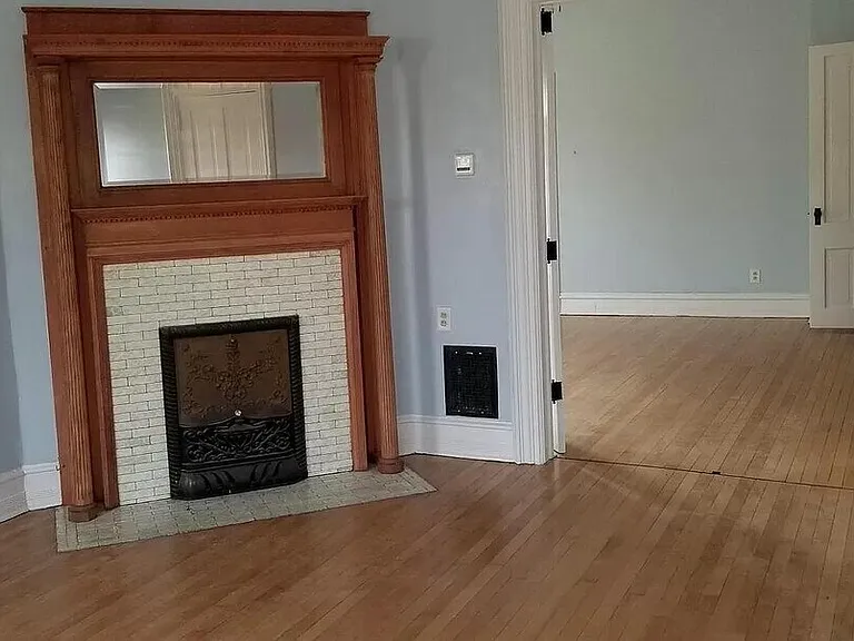 209 S 2nd St #B — Photo 3