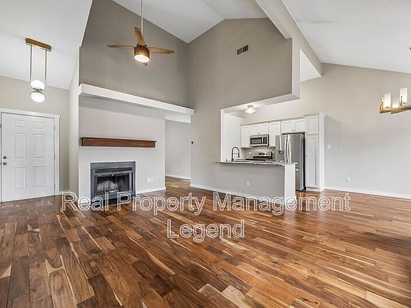 3rd image of 2506 Wedglea Dr APT 808