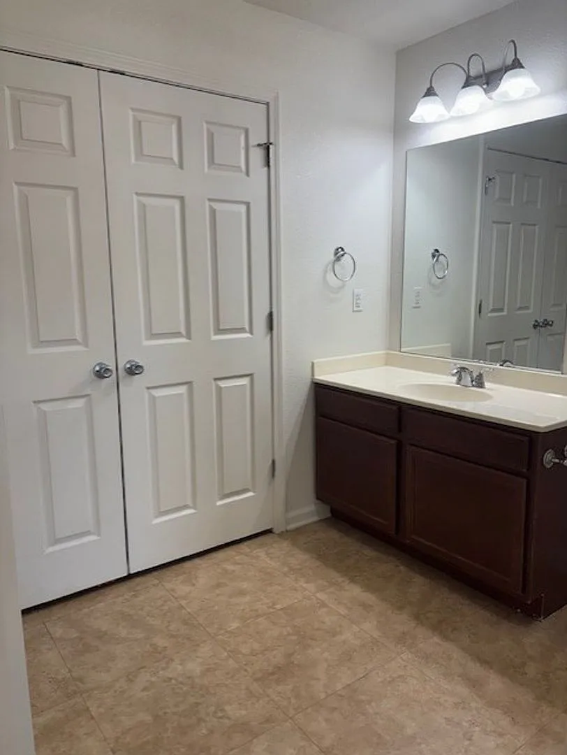 Kinway Apartments - TK — Photo 3