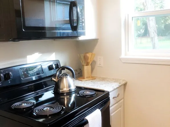 3512 Cedar Dr, Dickinson, TX 77539