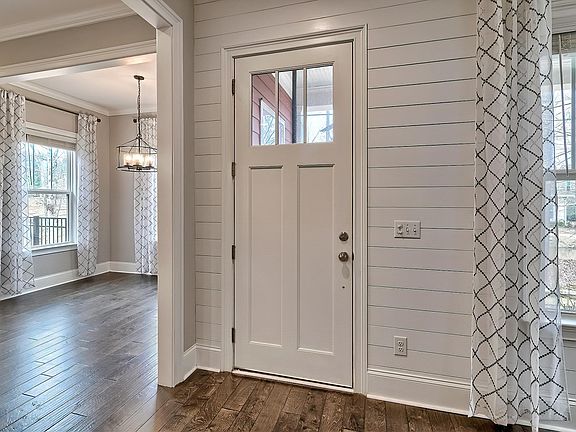 3rd image of 334 Coldwater Xing