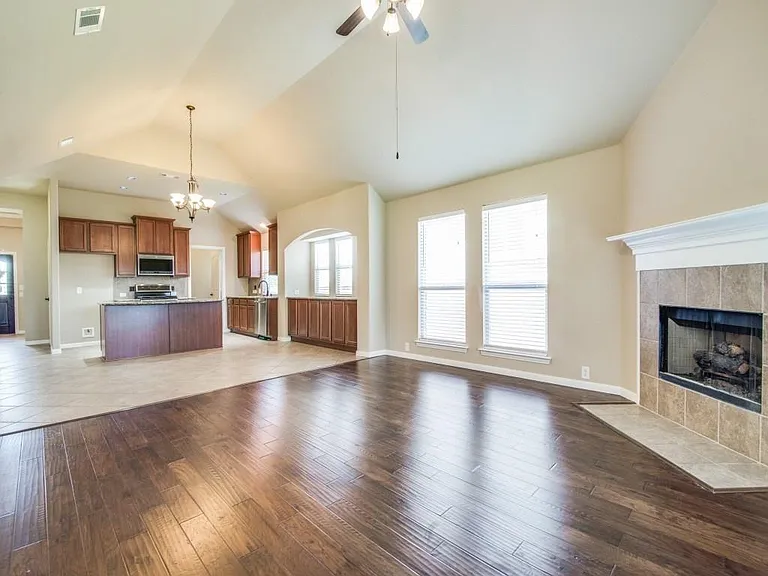 1410 Cedar Ridge Dr — Photo 4