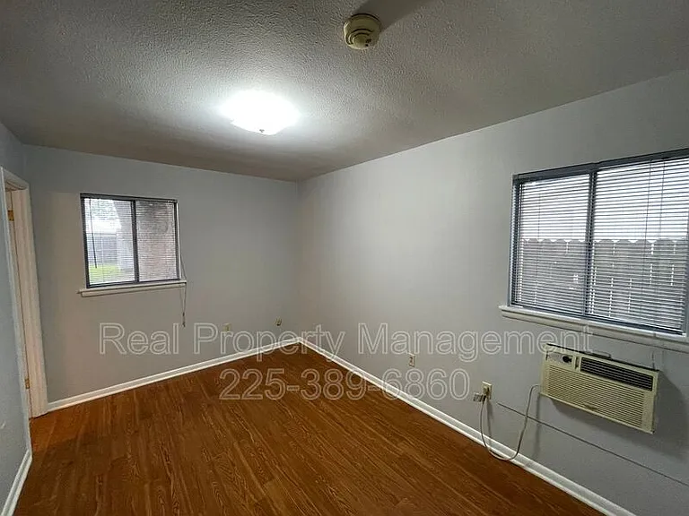 1875 Lombard Dr — Photo 13