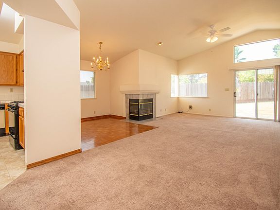 5th image of 22 Lauderdale Ct