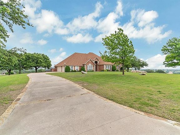3rd image of 141 Club House Dr