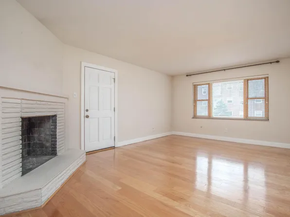 8061 Daytona Dr APT 1E, Saint Louis, MO 63105