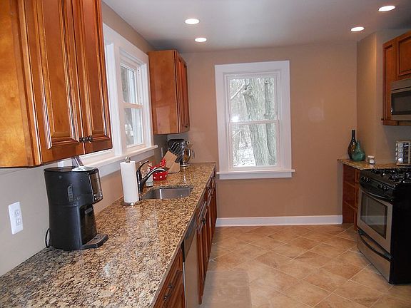 2nd image of 211 Westwood Blvd