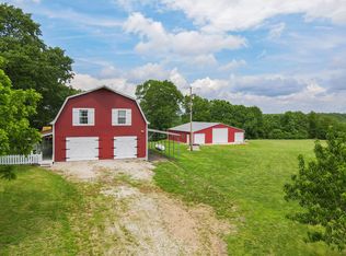 499 Black Coyote Trl, Galena, MO 65656