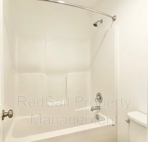4808 Village Walk — Photo 16