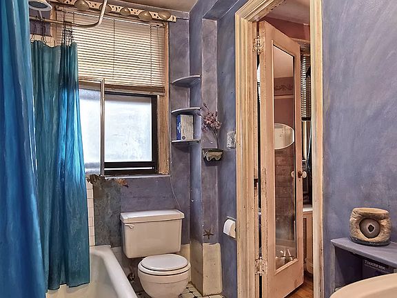 4th image of 123 W 93rd St APT 8C