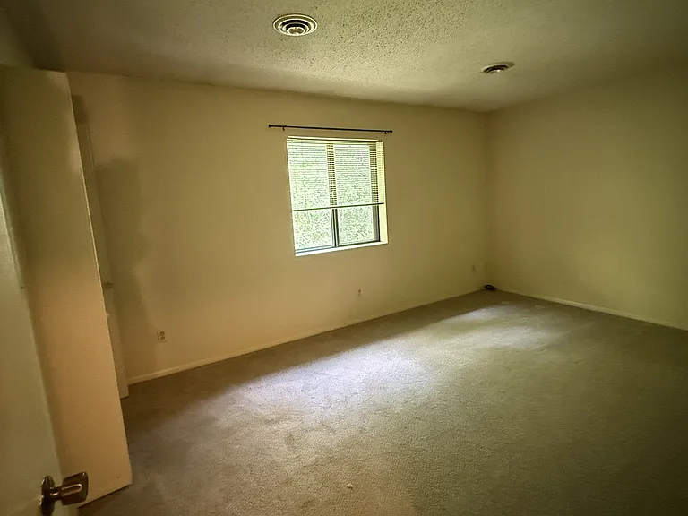 265 Sycamore Dr #20 — Photo 18