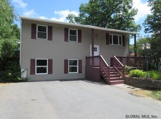 36 Ferndell Spring Dr, Saratoga Springs, NY 12866